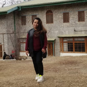 Meet your Posher, Naila